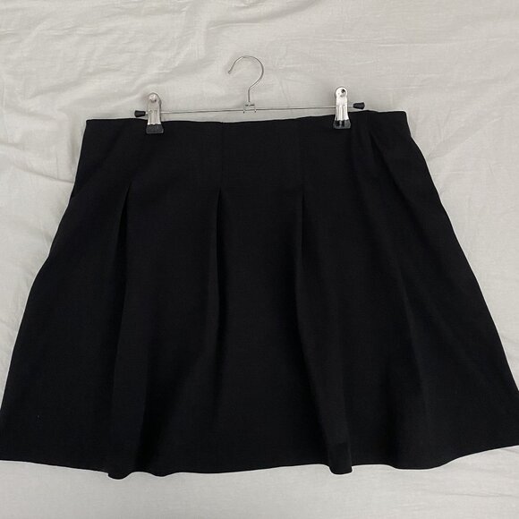 H&M - PLEATED JERSEY SKIRT - L - Black - Picture 1 of 6
